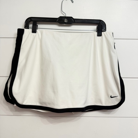 Nike Pants - NEW Nike White Refined Border Tennis Skort Size Large 23489